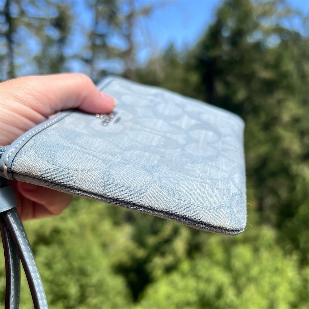 Coach Signature Jacquard Blue Chambray Wristlet Wallet Clutch Gold Hardware - Picture 7 of 12